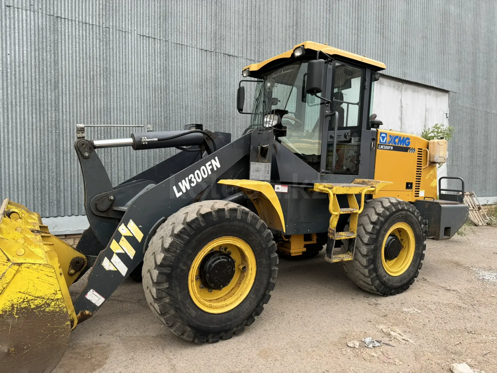 XCMG LW300FN