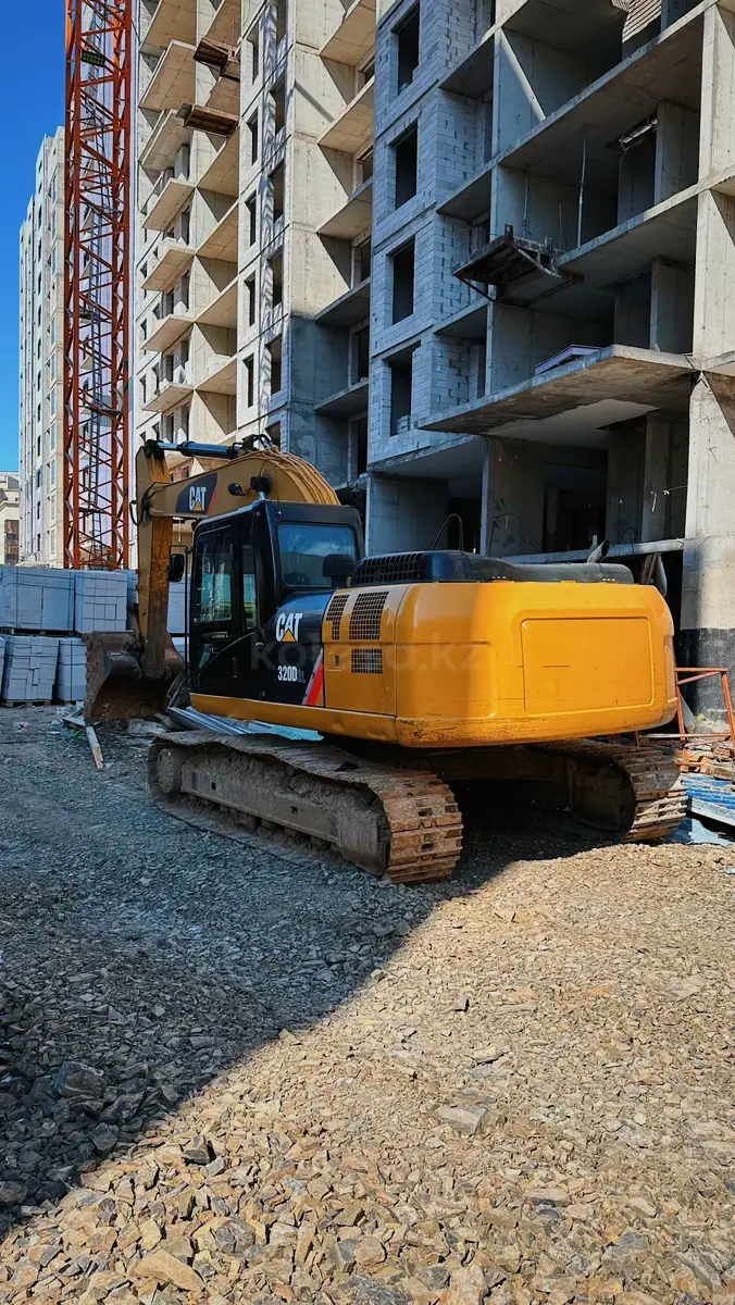 Caterpillar 320D2 L