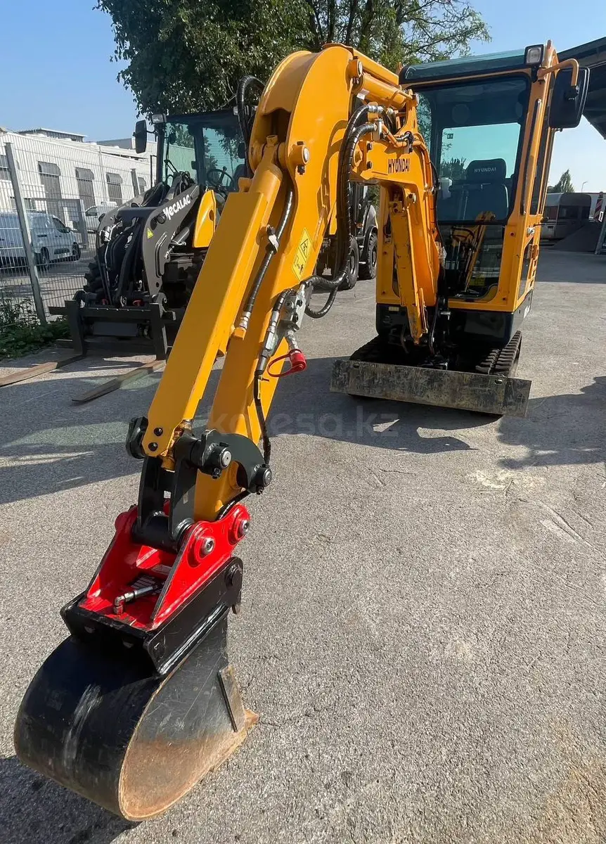 Hyundai R17Z-9