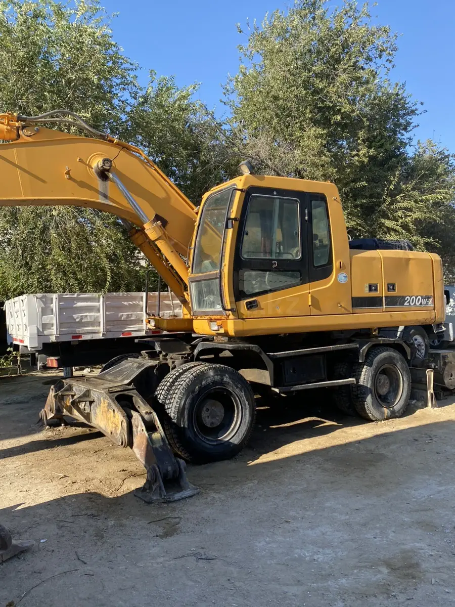 Hyundai R200W-3