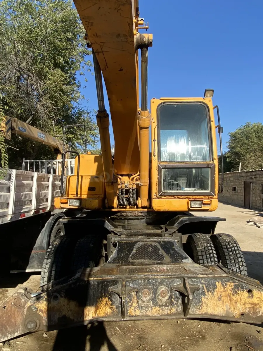 Hyundai R200W-3