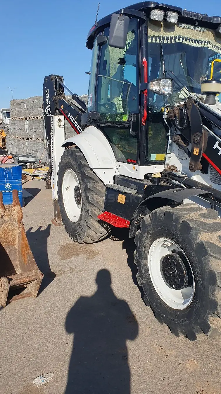 Hidromek HMK 102B