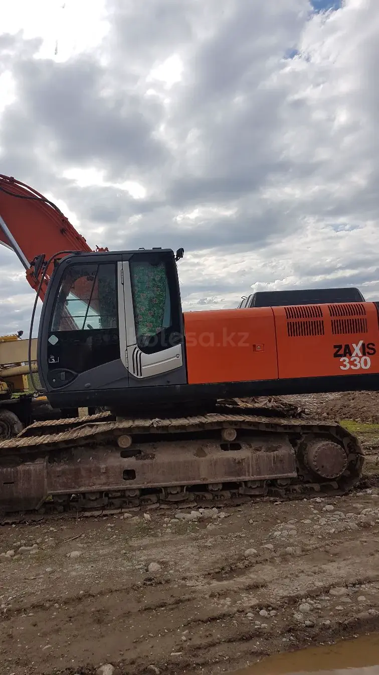 Hitachi ZX330