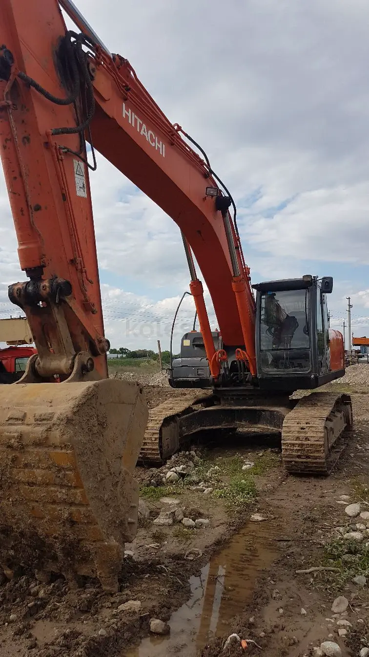 Hitachi ZX330