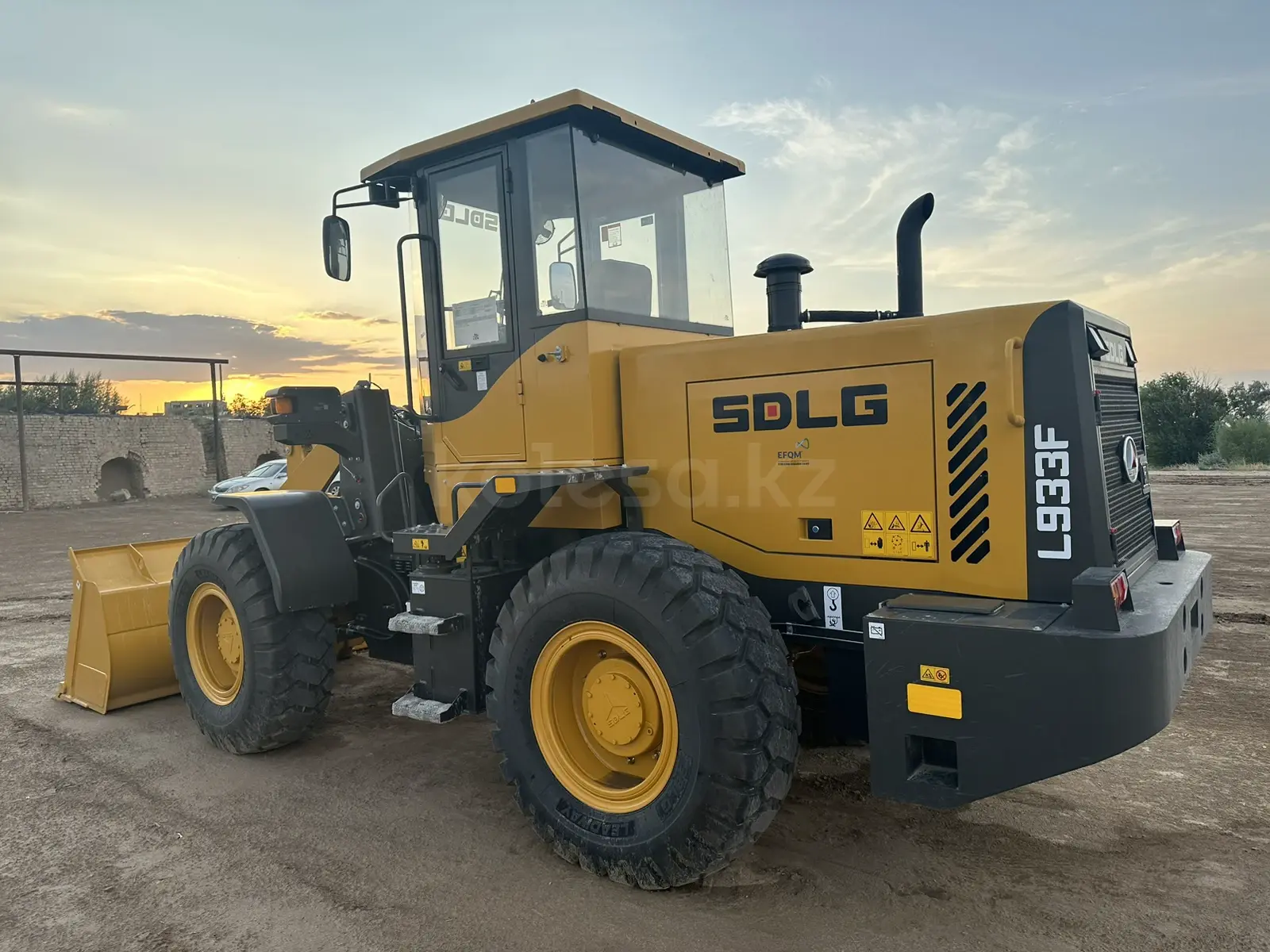 SDLG LG933L