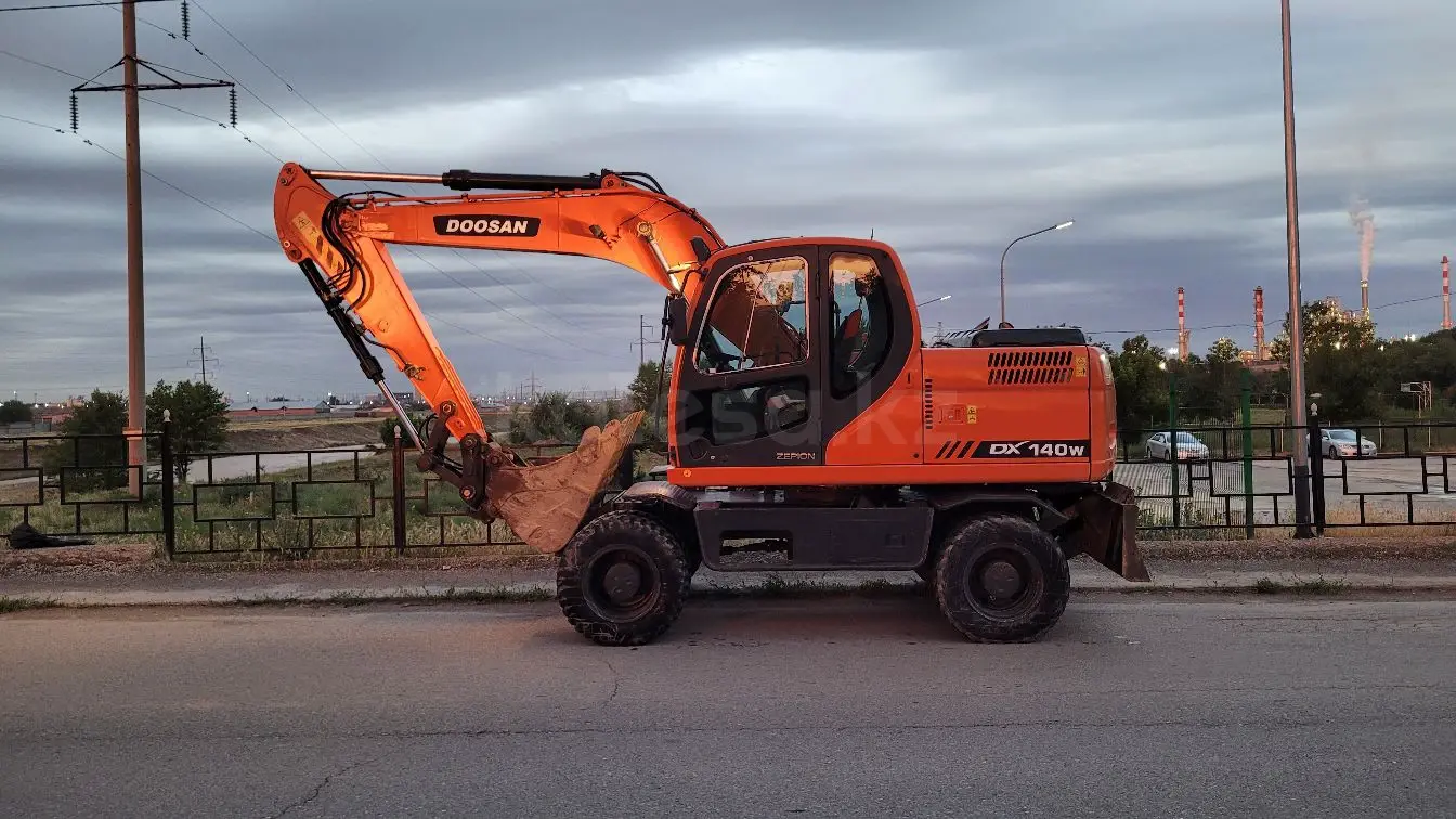 Doosan DX140W