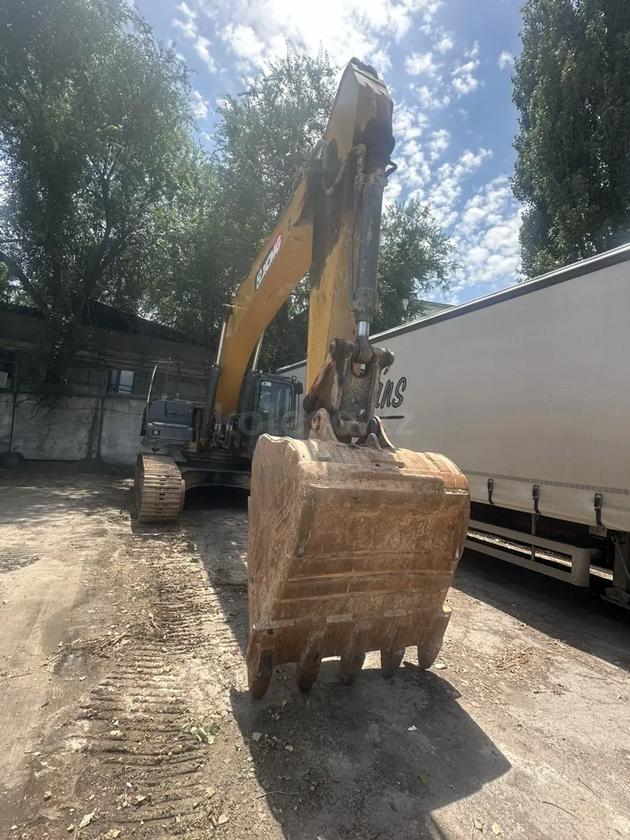 XCMG XE370CA