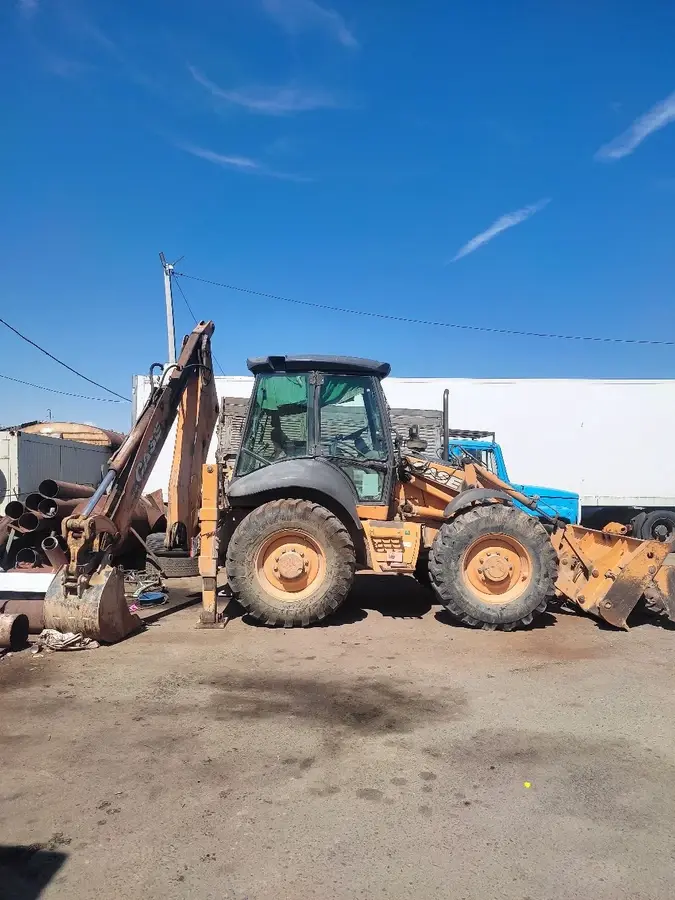 Case 695 ST