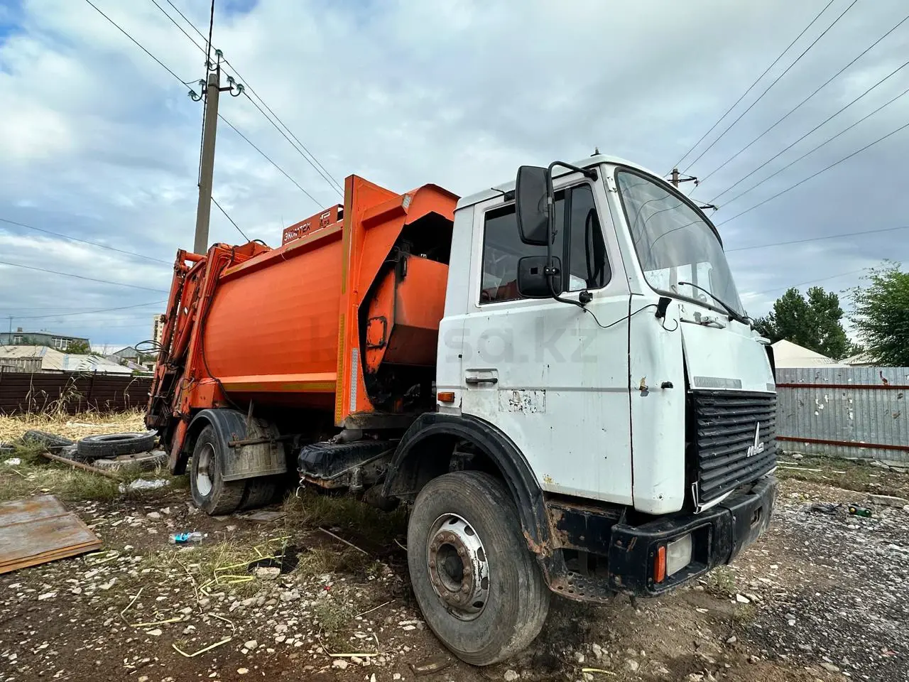 МАЗ 555025