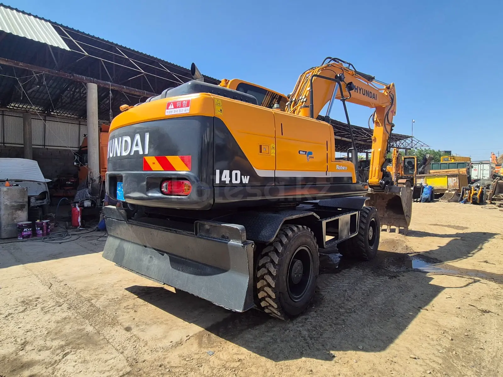 Hyundai R140W-7