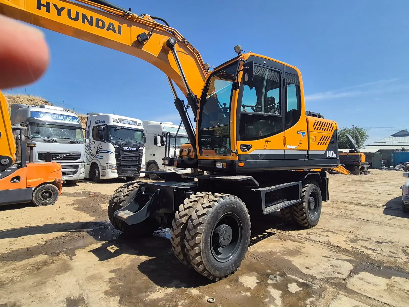 Hyundai R140W-7