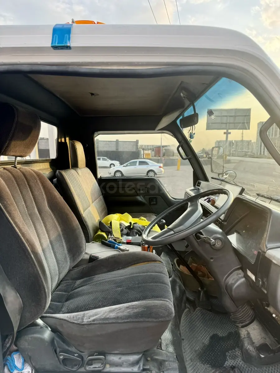 Mitsubishi Canter FBA00