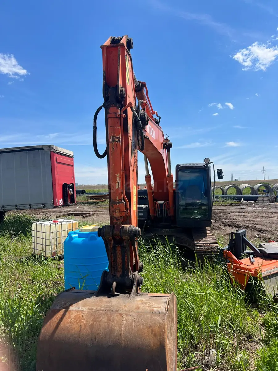 Hitachi ZX200