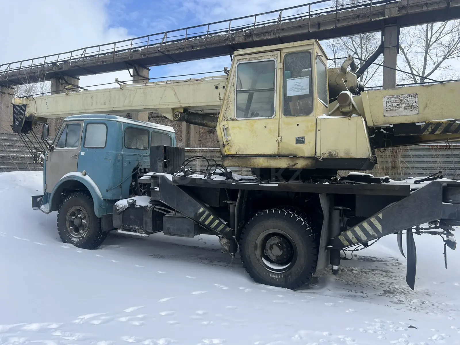 МАЗ 6902В5