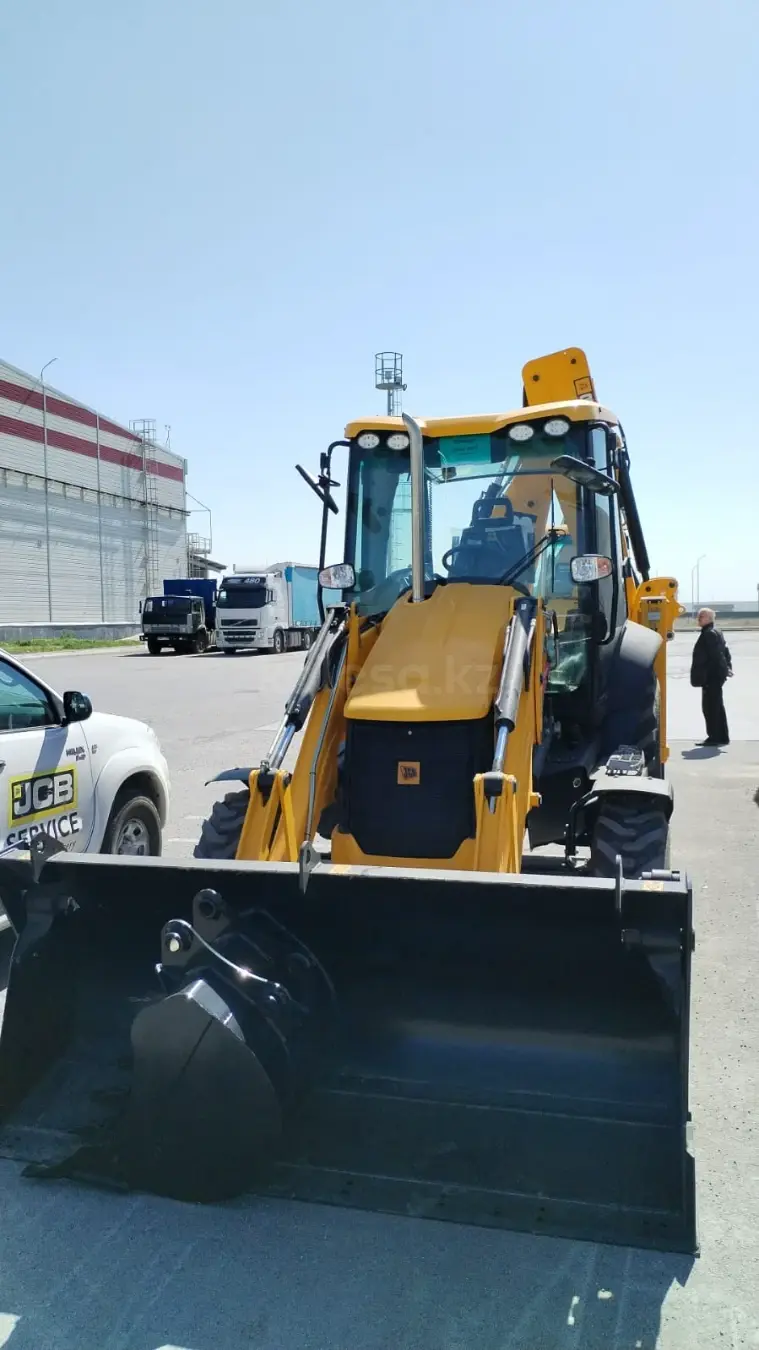 JCB JS 260XD