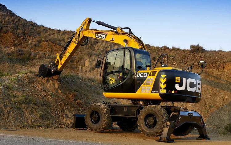 JCB JS 130