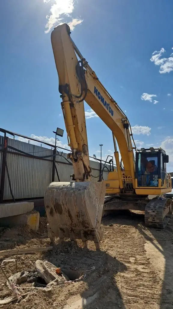Komatsu PC220