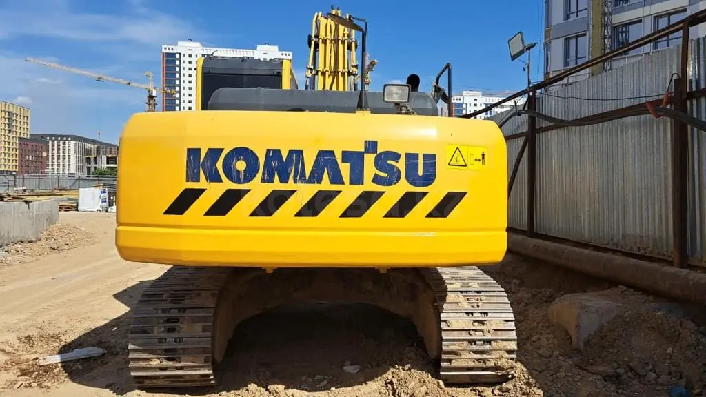Komatsu PC220