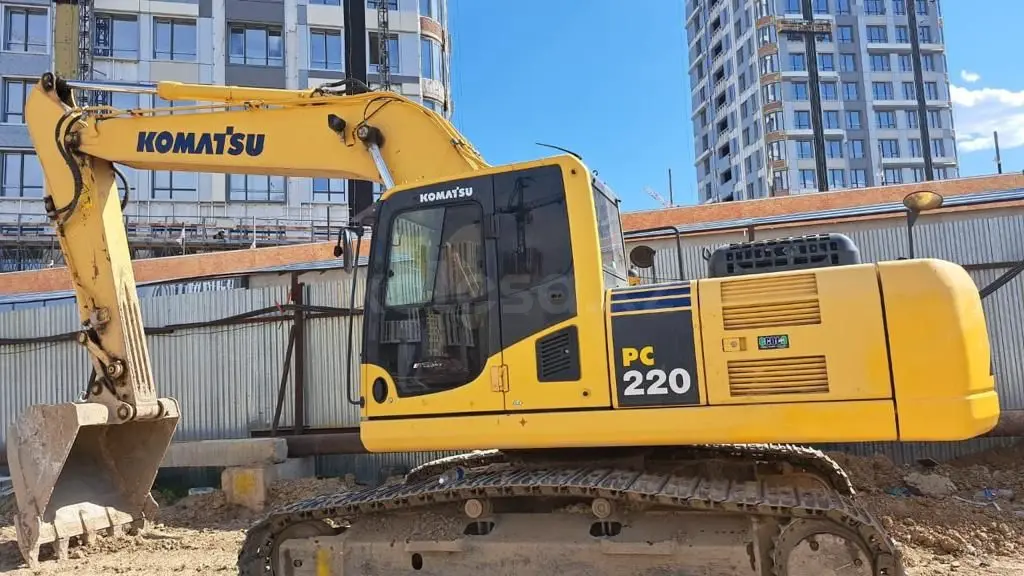 Komatsu PC220