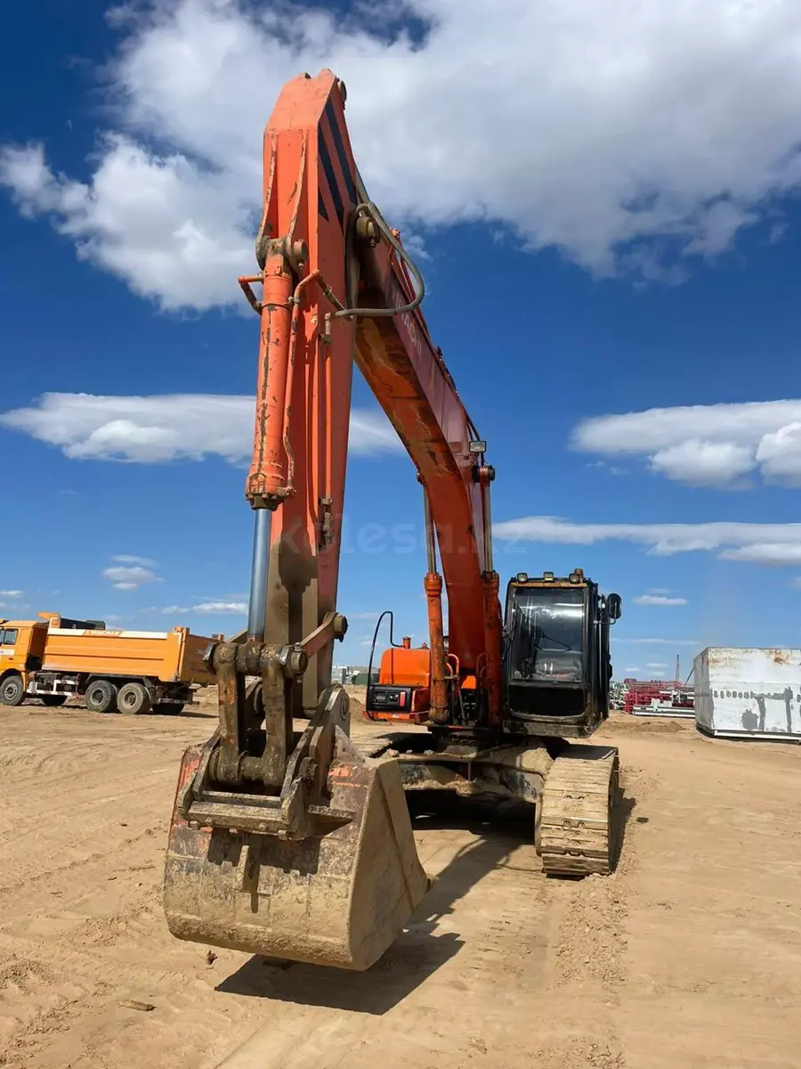 Hitachi EX270LC