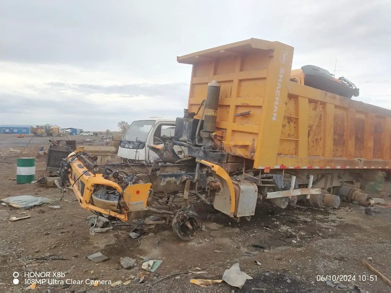 Shacman SX5318GJB6T326