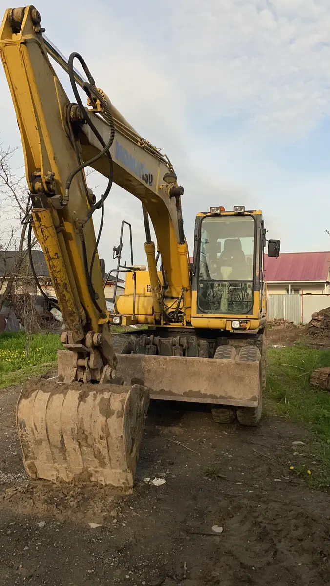 Komatsu PW130