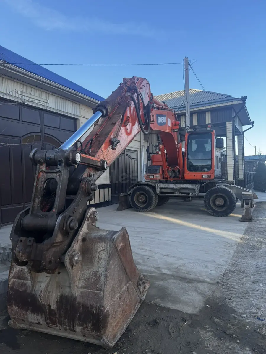 Doosan DX210W