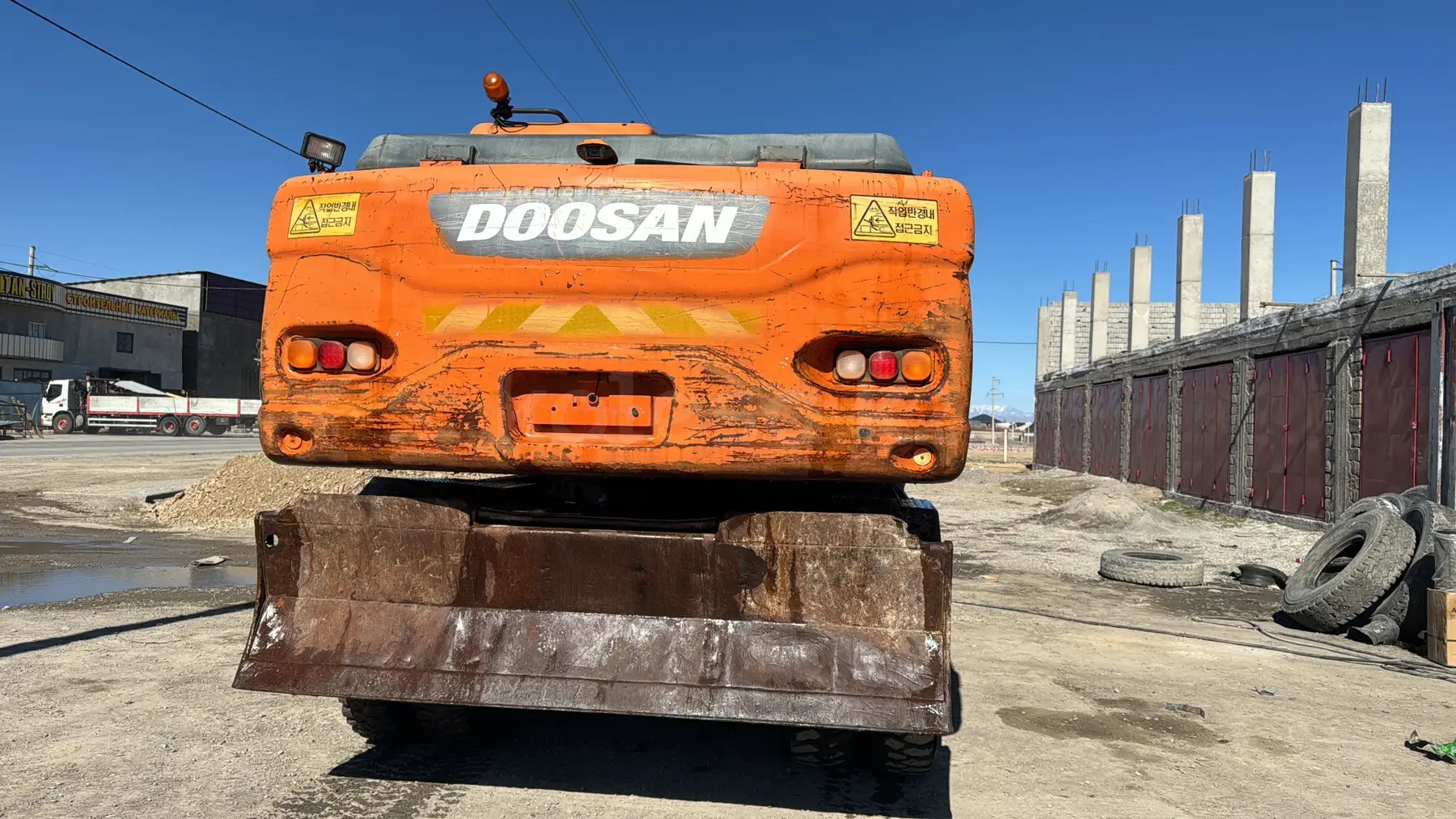 Doosan DX210W
