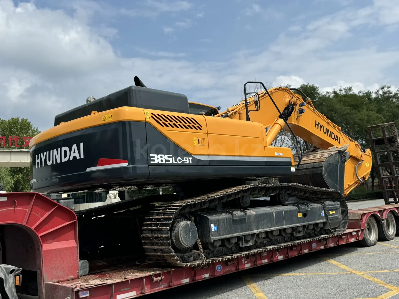 Hyundai HX220