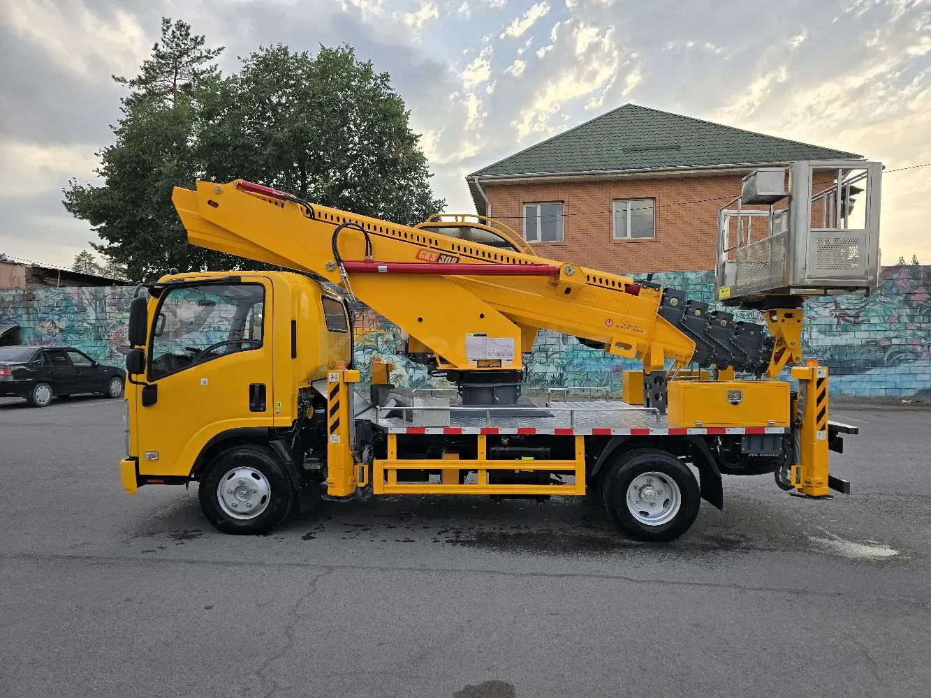 Isuzu 5 куб.м на шасси NQR90