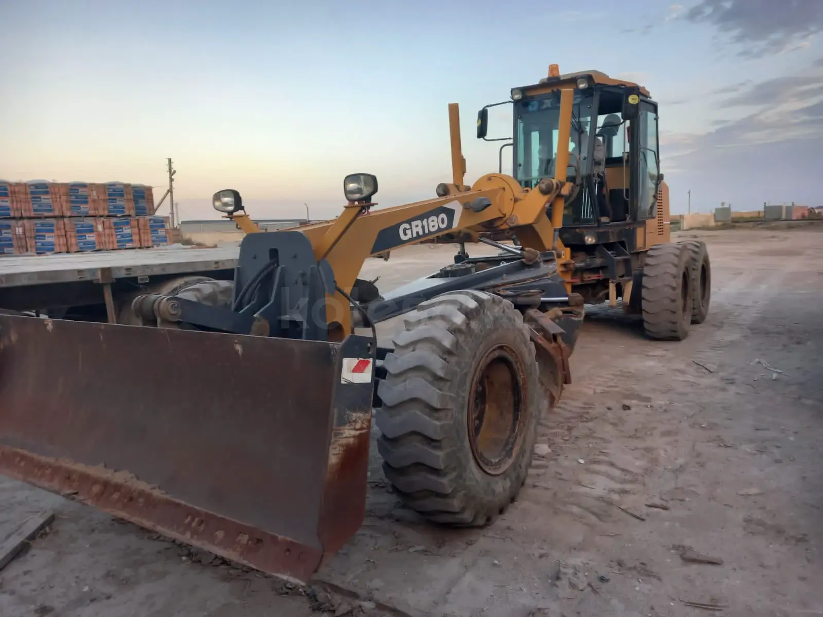 XCMG GR180