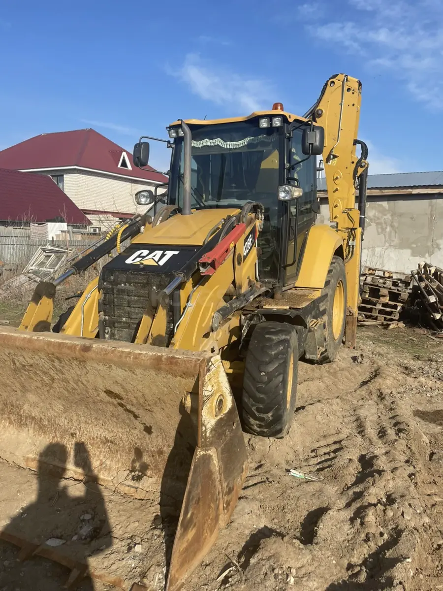 Caterpillar 428F2