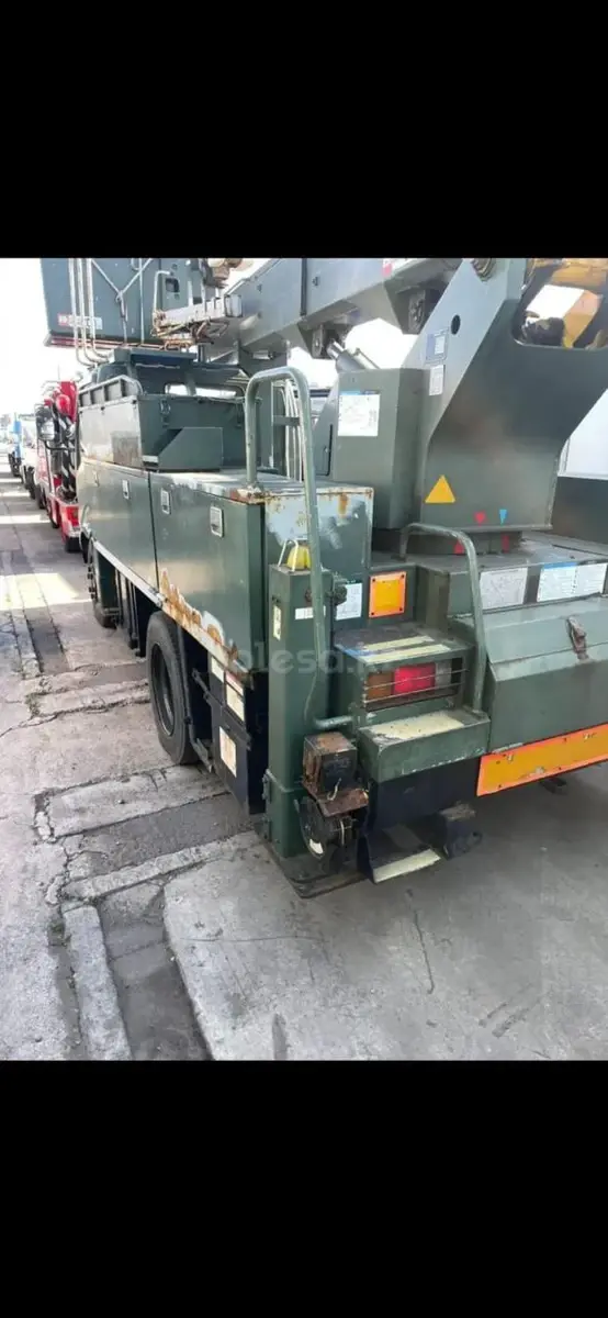 Hino 300