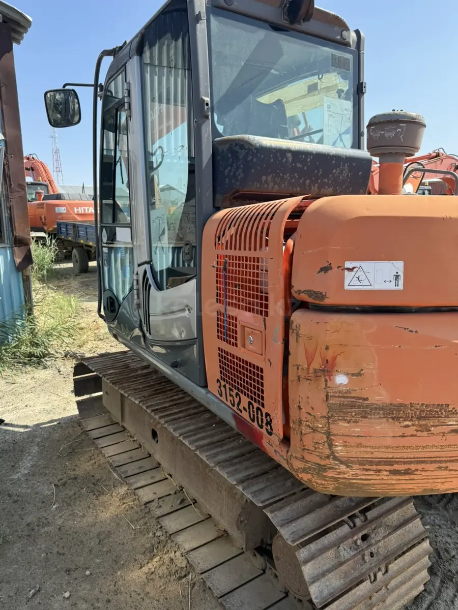 Hitachi ZX70