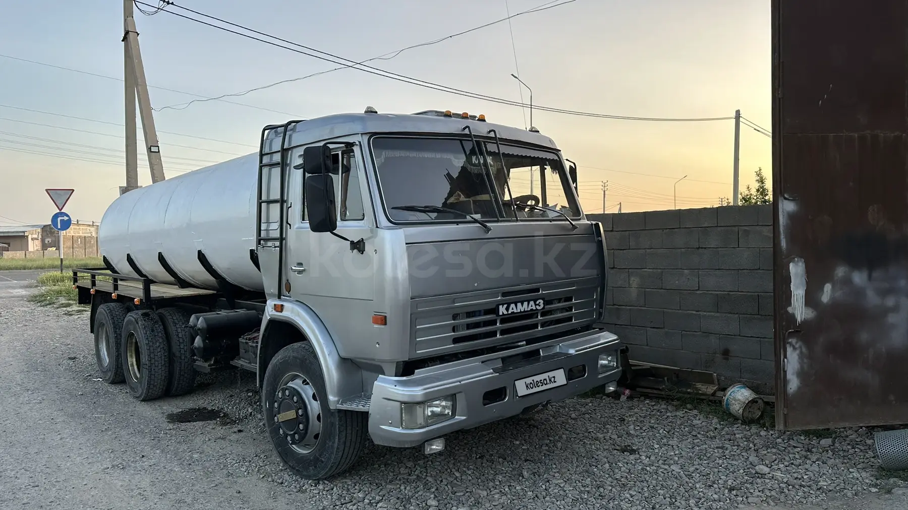 Камаз АПТ-32