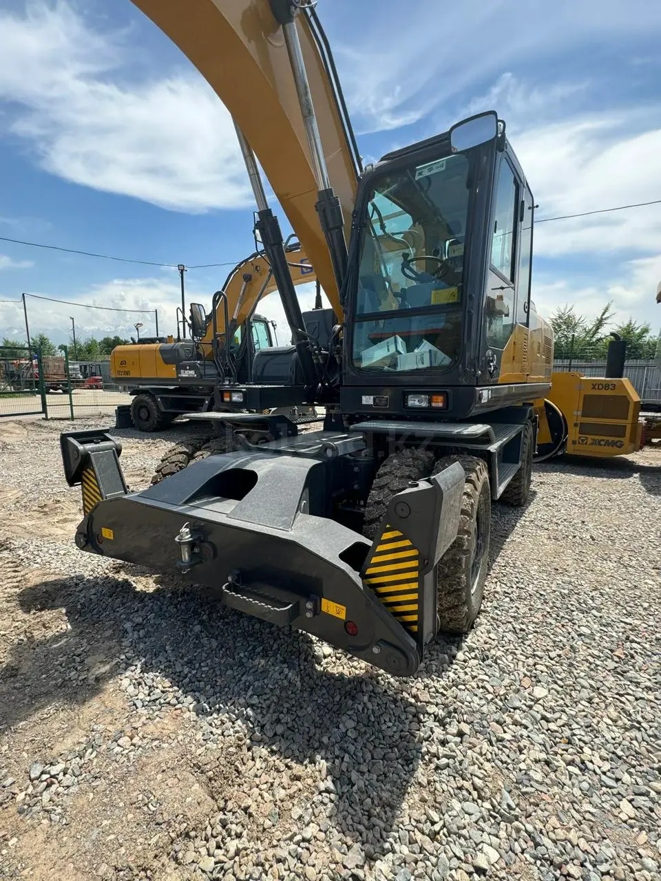 XCMG XE210WB