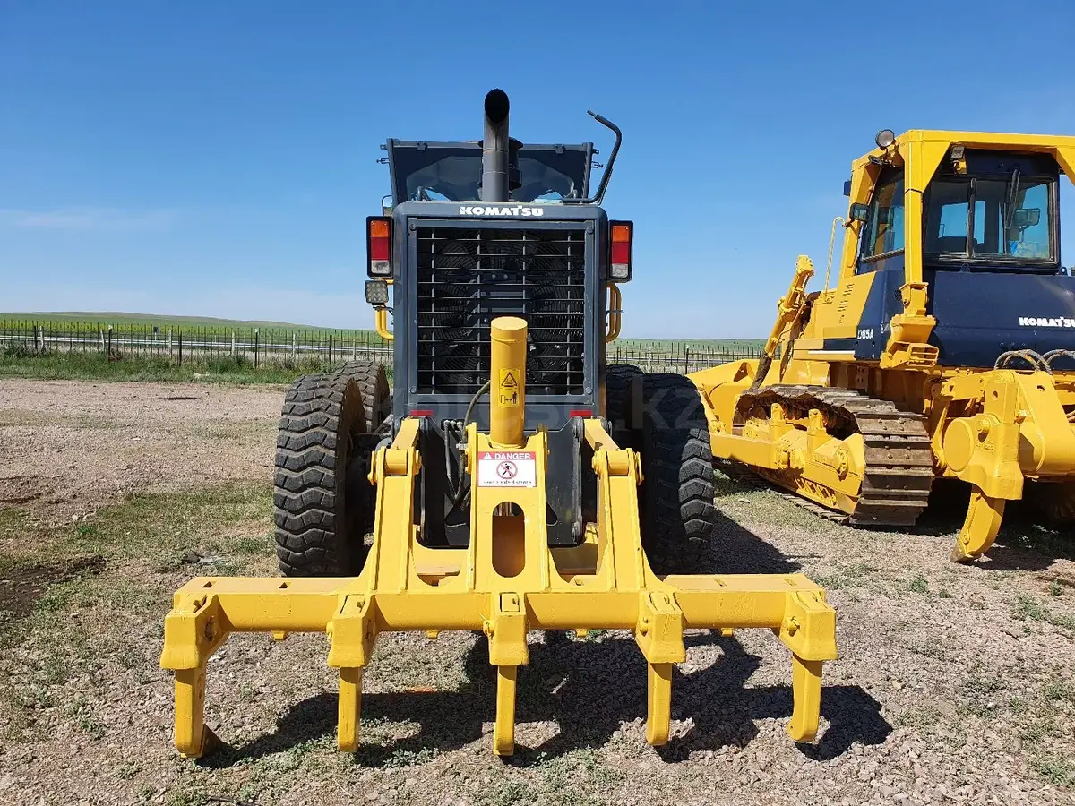 Komatsu GD555-3C