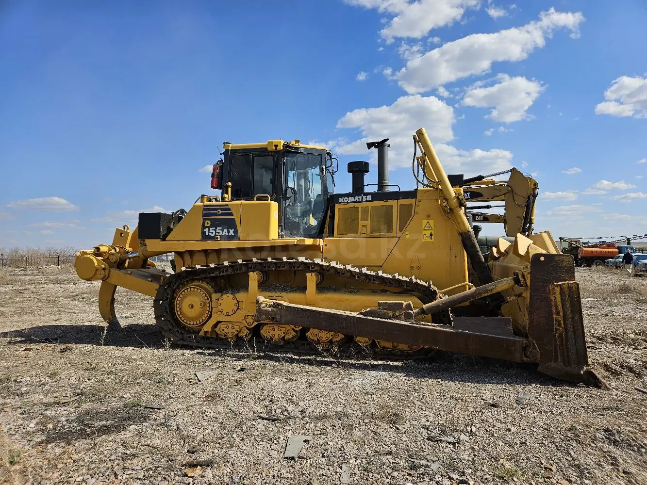 Komatsu D155
