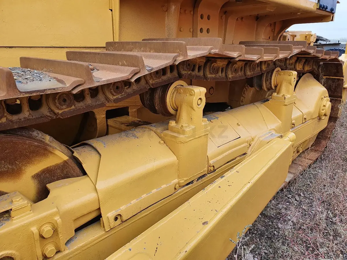 Komatsu D85A-21