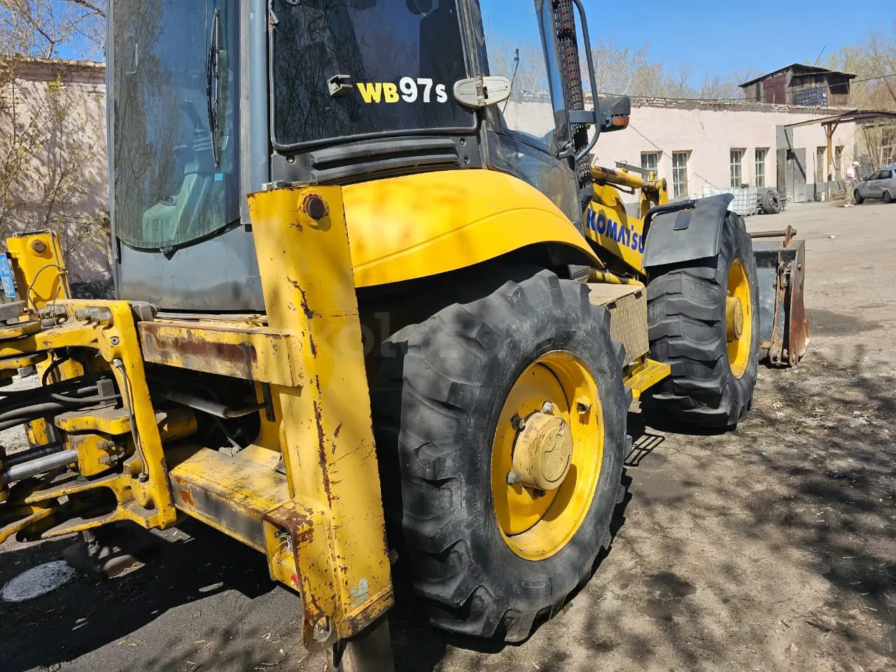 Komatsu WB97S