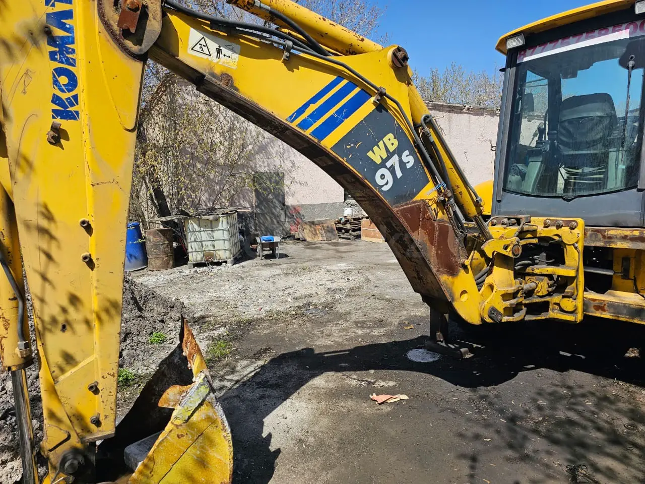 Komatsu WB97S