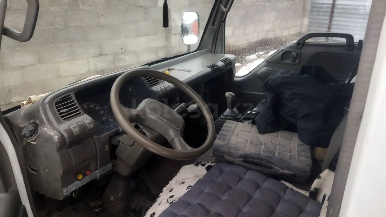 Isuzu 5 куб.м на шасси NQR90