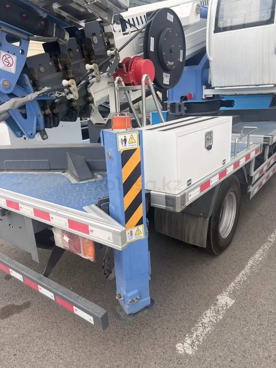 Isuzu 5 куб.м на шасси NQR90