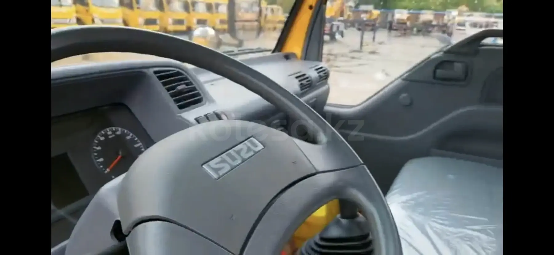 Isuzu 5 куб.м на шасси NQR90