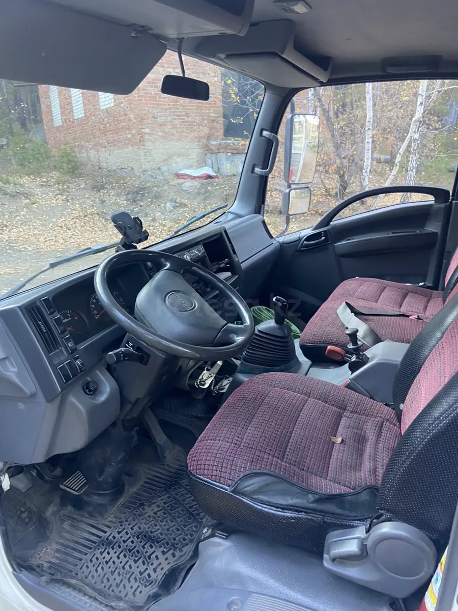 Isuzu 5 куб.м на шасси NQR90