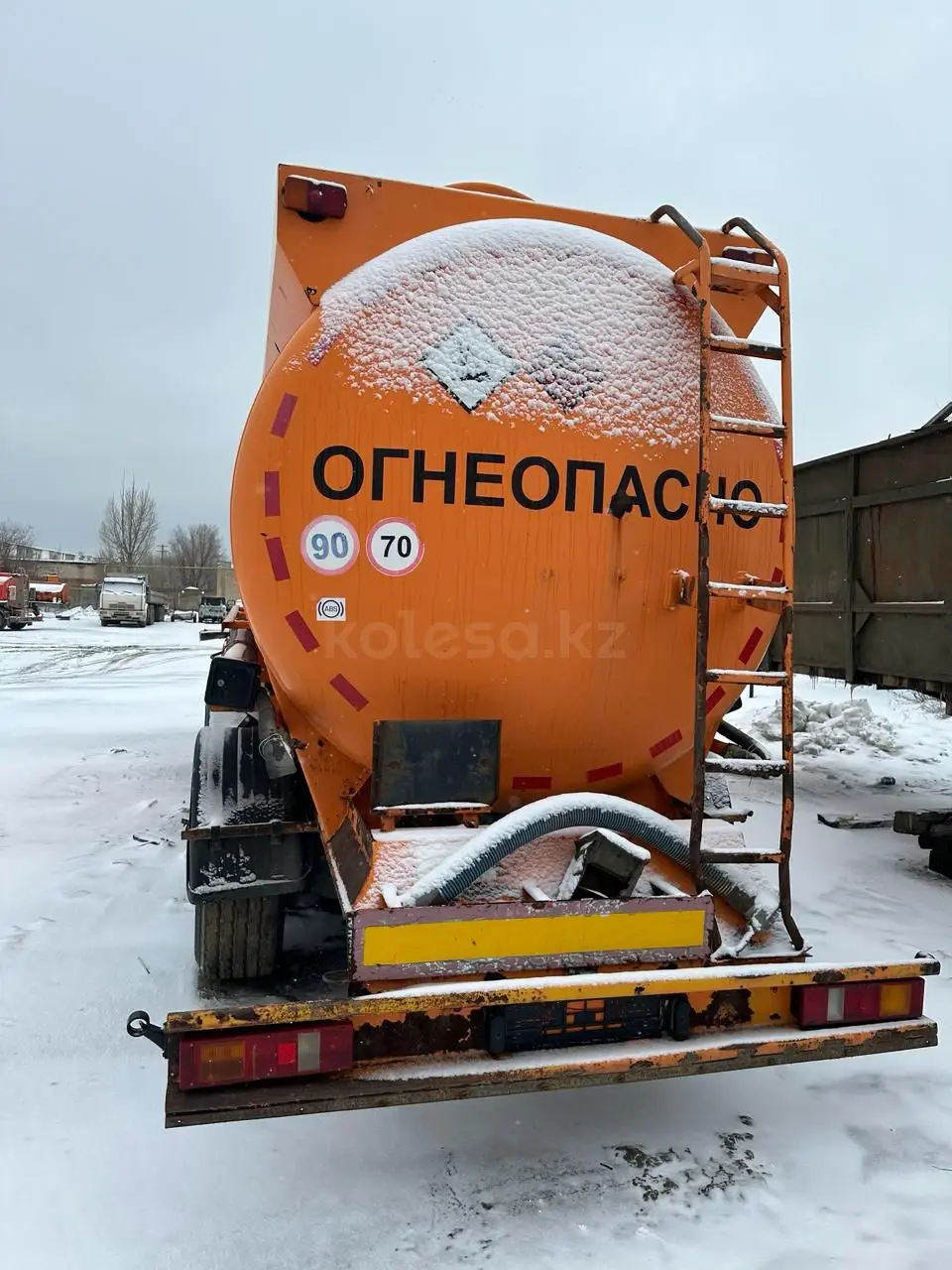 Сеспель 964841 (бензовоз)