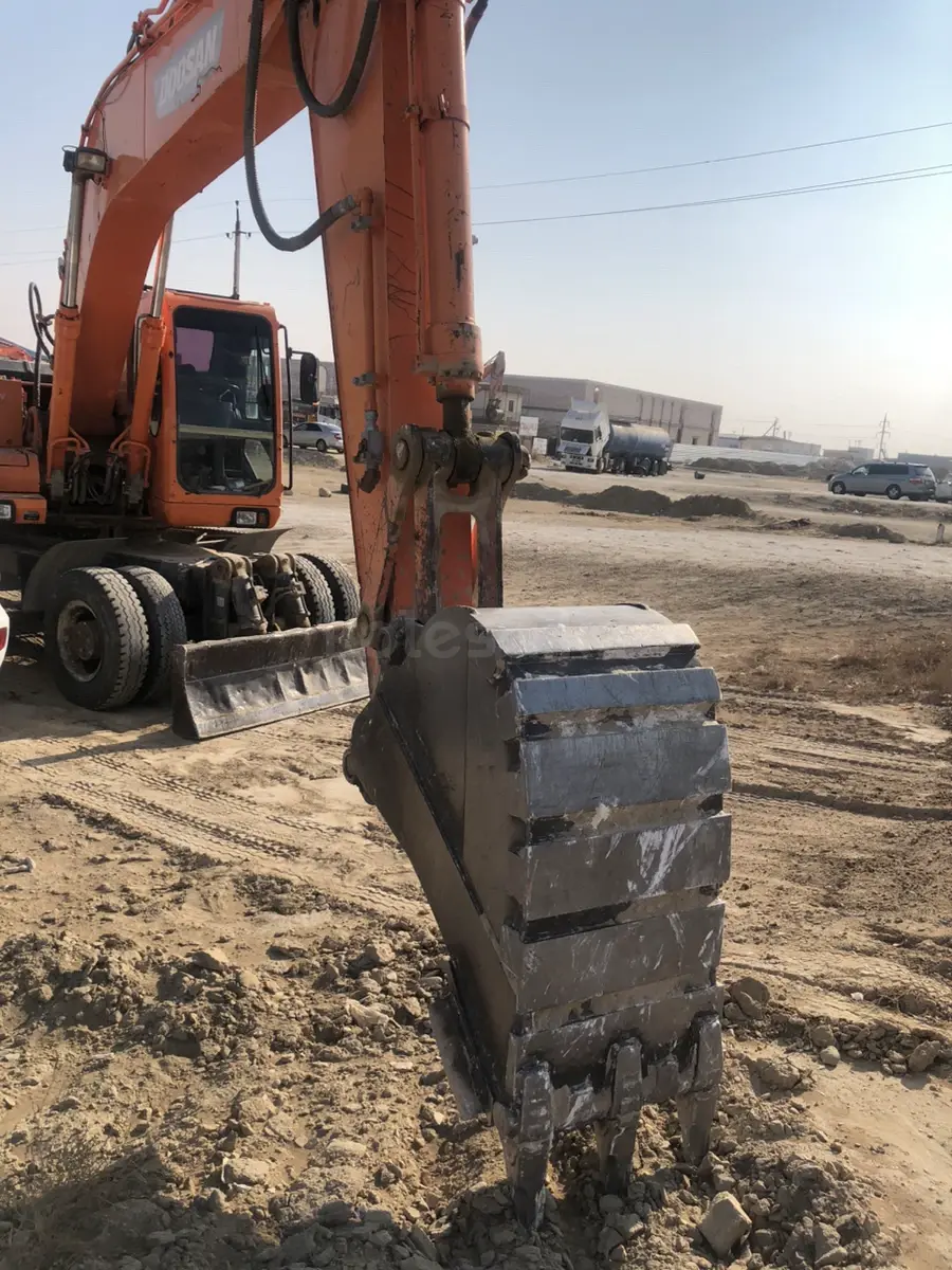 Doosan DX225LC
