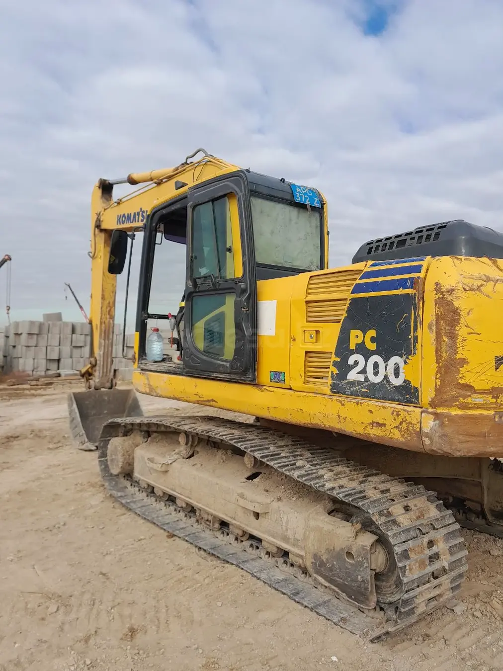 Komatsu PC200-8