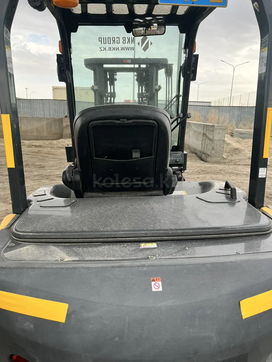 Komatsu D65