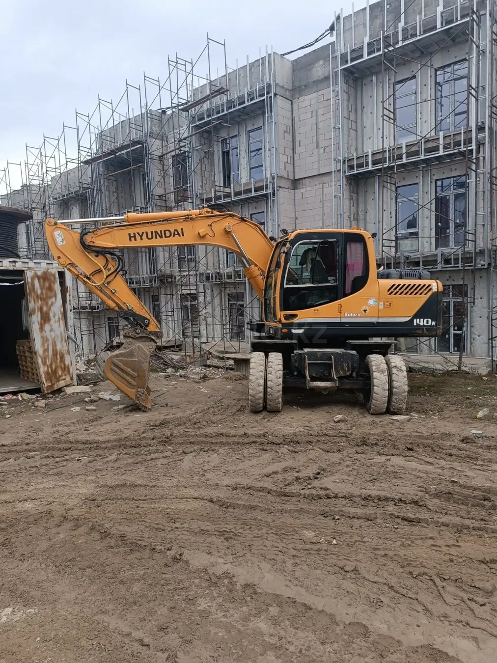 Hyundai R 140LC-7